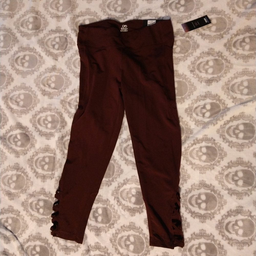 infinite performance ♾️ crop large maroon leggings nwt